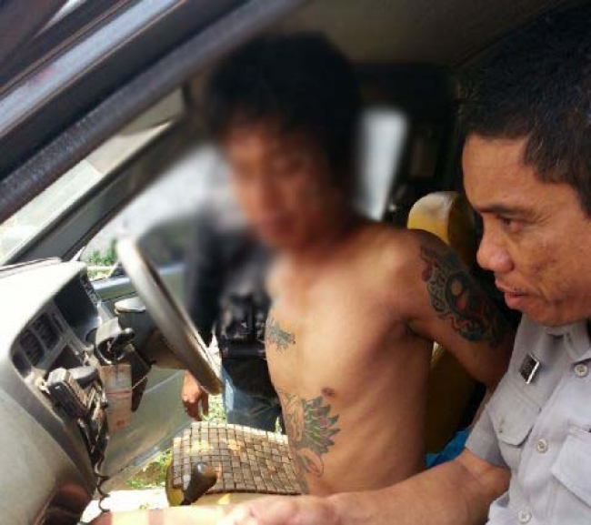 Pria Bertato Babak Belur Gara - Gara Berniat Mencuri