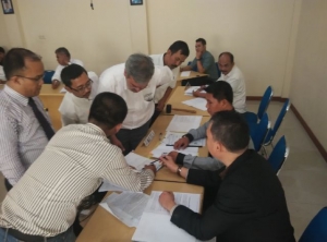 Tampak ketika tim pengacara konsumen dan PLN Ciputat didepan Hakim BPSK