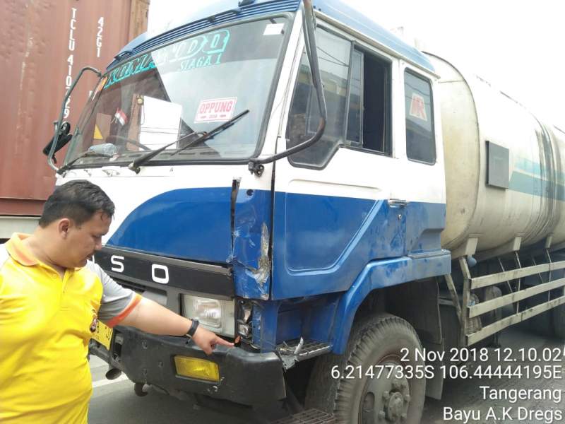 Kecelakaan Lalulintas Di Balaraja, Pemotor Tewas Tertabrak Mobil Tanki