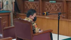 Ferdy Sambo ditengah proses sidang perdananya di Pengadilan Negeri (PN) Jakarta Selatan, Senin (17/10/2022).