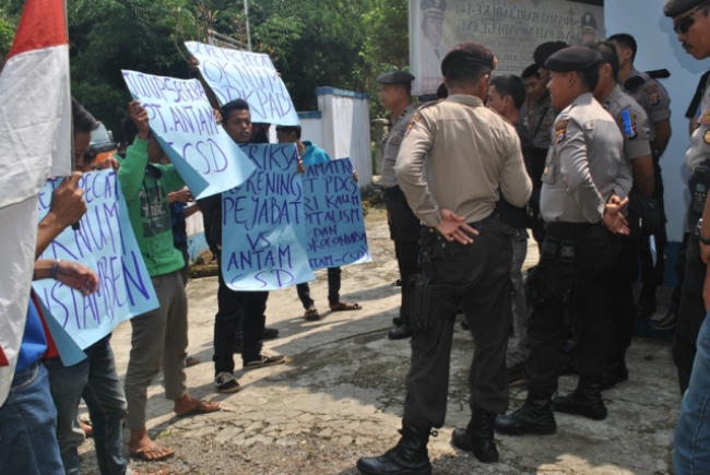 Belasan Massa Demo Distamben Pandeglang