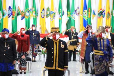 Peringati Kemerdekaan RI Ke-75, Mendagri: Pakaian Adat Simbol Kebanggaan dan Cinta NKRI