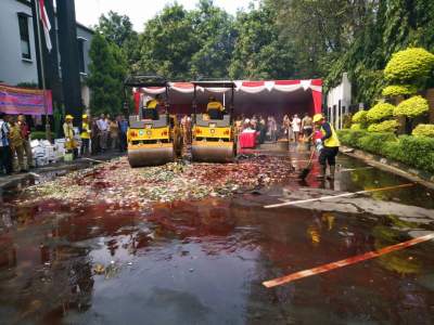 Kejari Musnahkan Ribuan Miras dan Narkotika