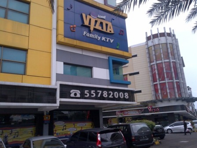 Inul Akan Lapor Polisi Karaokenya Ditutup, Arief Santai Saja