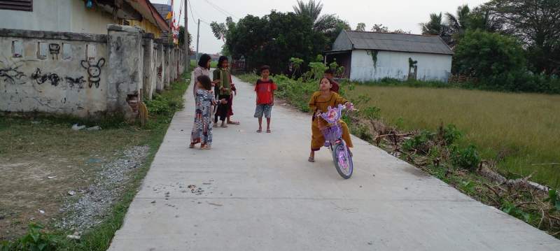 Anak - Anak di Desa Waliwis Ikut Ceria Merasakan Program TMMD 0510 Tigaraksa