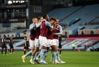 Liverpool Dipermalukan Aston Villa 7-2 di Villa Park