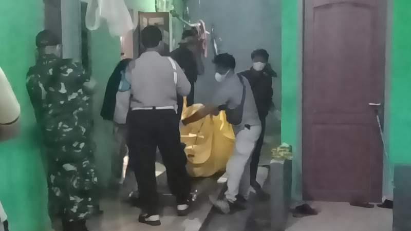 Mayat Membusuk Dalam Kontrakan Hebohkan Warga Tobat Balaraja