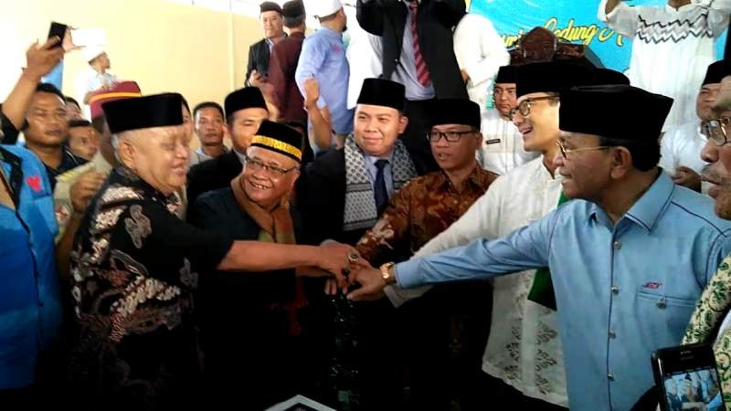 Sandiaga Uno Resmikan Gedung Asrama Putri Ponpes Almubarok