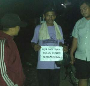 Kepergok Buang Sampah Sembarangan, Dua Warga Diganjar Sumpah