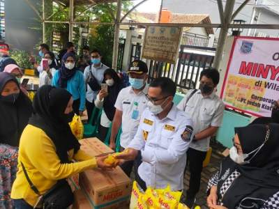 Kerjasama dengan IKPP, Pemkot Tangsel Jual Minyak Goreng Murah