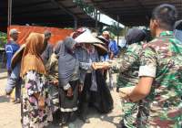 Jum'at Berkah, Kodim 0510/Tigaraksa Berbagai Makanan Gratis