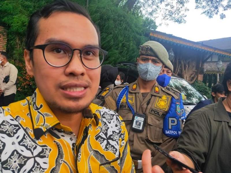 Wakil Walikota Tangerang Selatan, Pilar Saga Ichsan saat Diwawancarai detakbanten.com