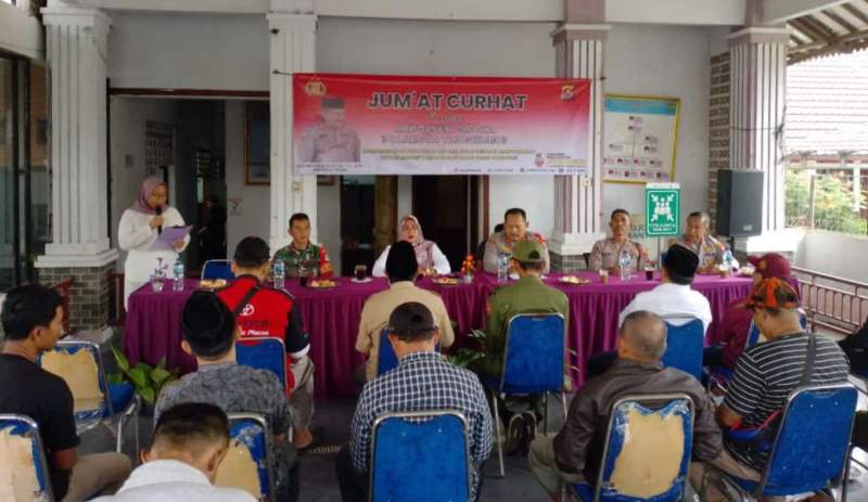 Kapolsek Cisoka Gelar Giat Jum&rsquo;at Curhat Bersama Masyarakat