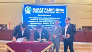 Wali Kota Benyamin Davnie dan Pimpinan DPRD Tangsel tandatangani KUA - PPAS Tangsel 2027.