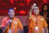Presiden Partai Buruh Said Iqbal bersama Sekjen Partai Buruh Ferry Nurzarli menunjukkan nomor urut saat penetapan nomor urut partai politik peserta Pemilu 2024 di KPU, Jakarta, 14 Desember 2022.