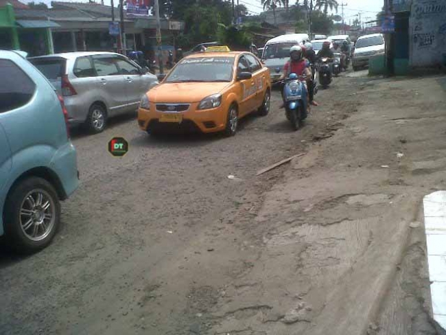 Jalan Otista Raya, Sasak Tinggi, Ciputat (7/3)