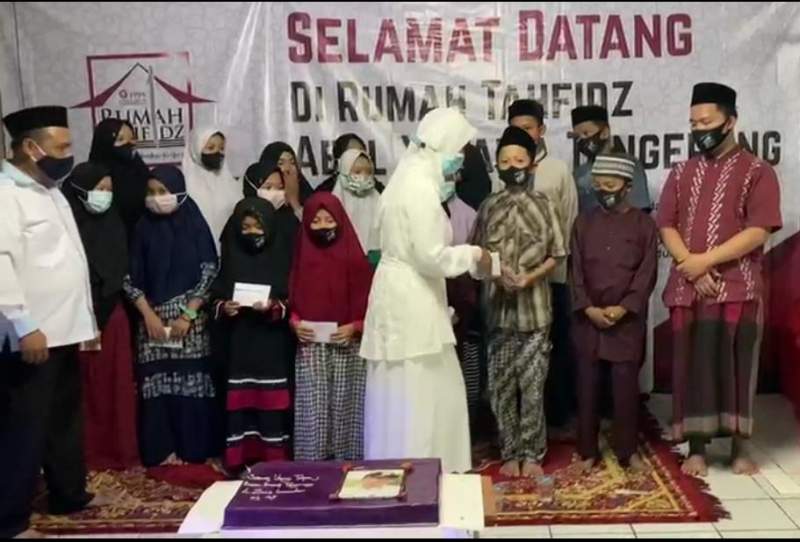 Rayakan Ultah, Zaki Santuni Yatim Piatu