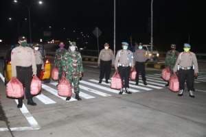 Polresta Tangerang Bagikan 200 Paket Sahur