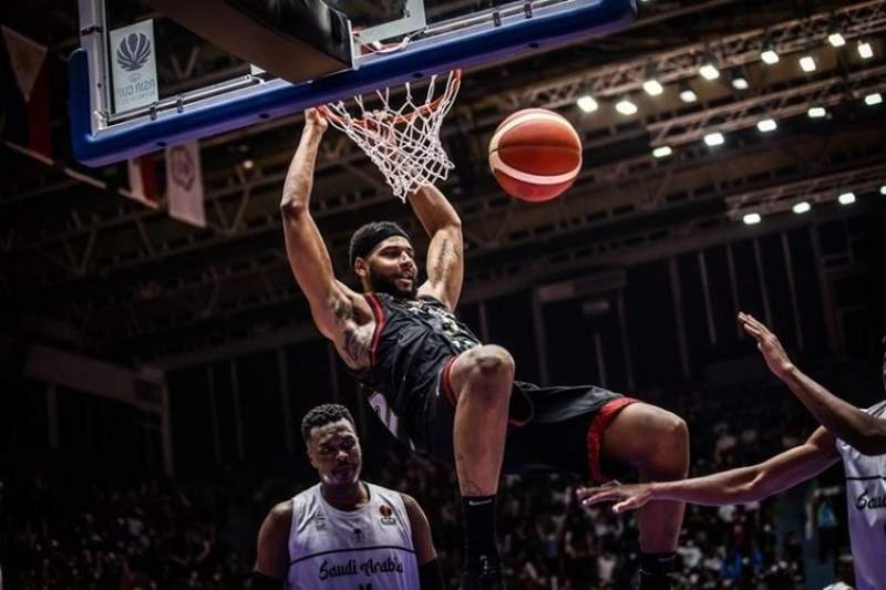 Aksi pemain timnas basket Indonesia Marques Bolden pada saat laga melawan Arab Saudi dalam FIBA Asia Cup 2022 di Istora Senayan Jakarta, Selasa (12/7/2022). (Dok. fiba.basketball)