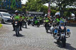 Polwan Bermotor Disiagakan Amankan Misa Natal