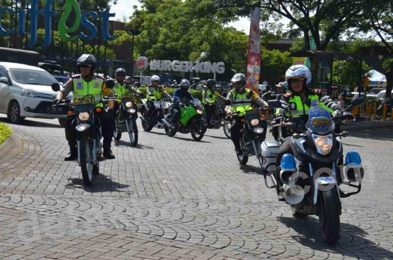 Polwan Bermotor Disiagakan Amankan Misa Natal