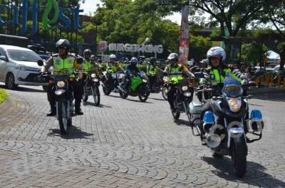 Polwan Bermotor Disiagakan Amankan Misa Natal