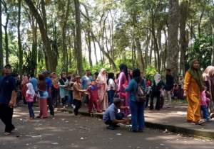 Ribuan Pengunjung Padati Wisata Religi Keramat Solear