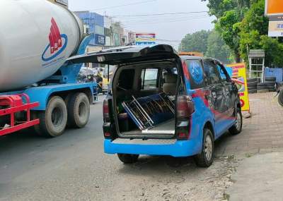 Mobil Ambulan Pengangkut Jenazah Terguling