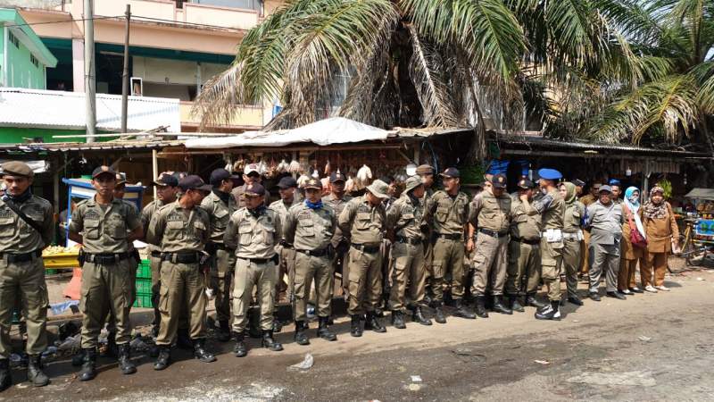 Penertiban PKL Pasar Induk Rau Diwarnai Aksi Penolakan