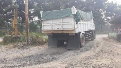 Ratusan Warga Cisauk Minta Pemilik Tanah Di Kampung Cikoleang Tidak Menutup Jalan Alternatif
