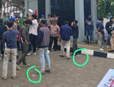Aksi HMI Komfatek Depan Pemkot Tangsel Sisakan Puntung Rokok dan Sampah