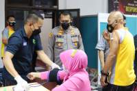 Sambutan Hari Bhayangkara ke 75, Polres Cilegon Gelar Vaksinasi Massal