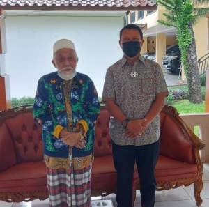 Kapolda Banten Silaturahmi ke Kediaman Abuya Muhtadi