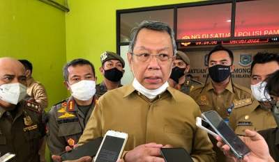 Walikota Tangerang Selatan, Benyamin Davnie