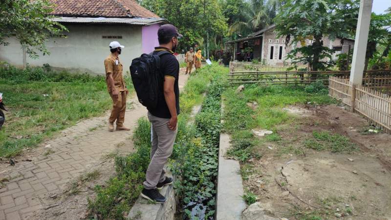 Camat Sukamulya Periksa Proyek Dana Desa Bunar