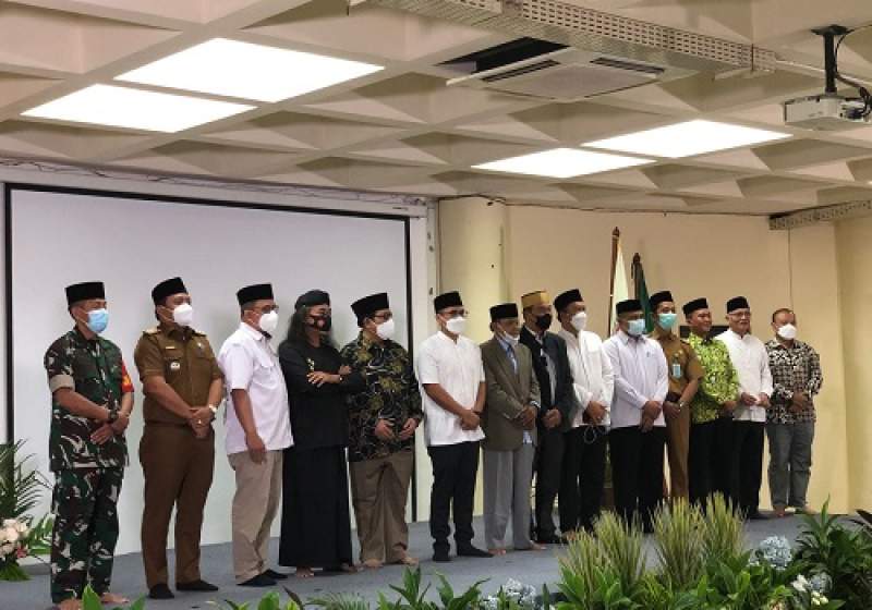 Pengurus DMI Tangsel saat Berfoto dengan Wakil Walikota Tangsel dan Tamu Undangan