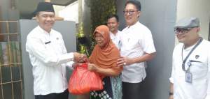 Berbagi Kebahagian Dengan Sesama, PDAM Tirta Benteng Salurkan Paket Sembako