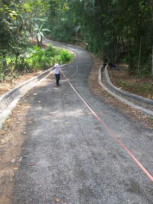  Desa Mekarjaya bangun jalan desa.
