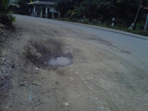 Masyarakat Keluhkan Akses Jalan RSUD Banten