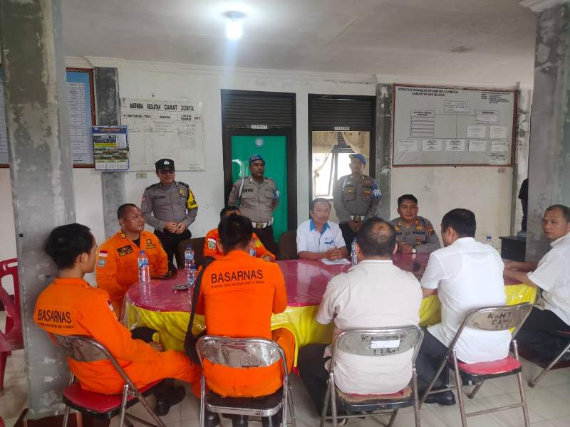 Basarnas Nias cari orang hilang