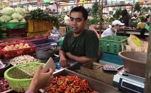 Rizal, Salah Seorang Pedagang di Pasar Modern Serpong