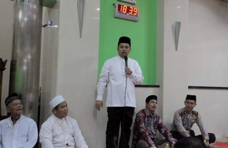Arief Galakkan Gerakan Sholat Berjamaah