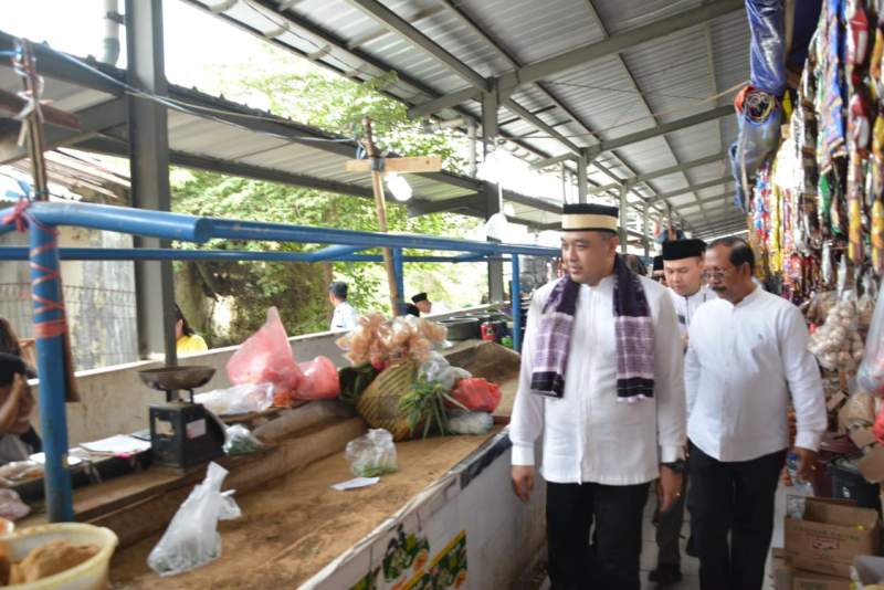 Resmikan Puskesmas dan Pasar, Zaki Minta Pedagang Tidak Berjualan Dipinggir Jalan