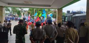 Demo Ke Disnaker, Buruh Kawal Sidang Pleno Penetapan Upah Sektoral