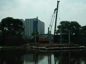 Kota Ayodhya Bangun Jalan dan Jembatan Situ Gede Cikokol Tak Berizin