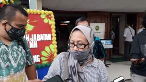 Duh! Perempuan Ini Dipecat Sebagai Direktur Gara-Gara Pakai Jilbab