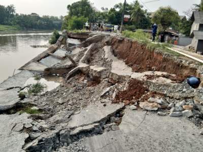 Jalan Tanjung Burung Kembali Ambruk, Diduga Tak Kuat Menahan Beban