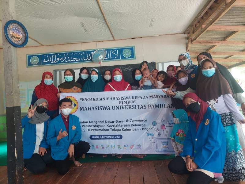 Mahasiswa UNPAM Kenalkan Dasar E-commerce kepada PKK Melati 6 Bogor