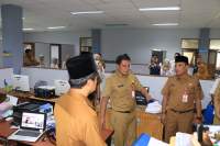 Masuk Pertama Kerja, Sekda Sidak Dinas lingkungan Hidup