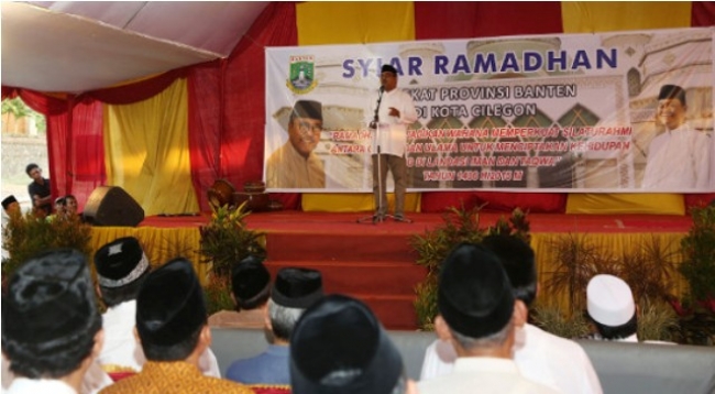 Plt Gubernur saat mengikuti Safari Ramadhan di Pondok Pesantren AL-FATH, Link Kubang Menyawak, Warnasari, Kecamatan Citangkil, Kota Cilegon Senin (29/06).